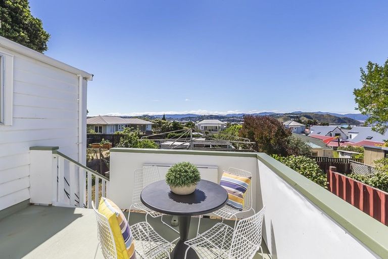 Photo of property in 167a Sutherland Road, Lyall Bay, Wellington, 6022