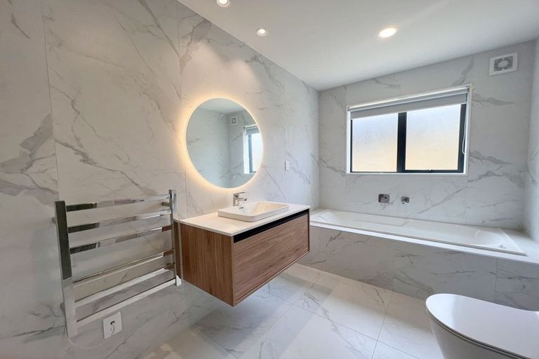 Photo of property in 98 Taikura Avenue, Red Beach, 0932