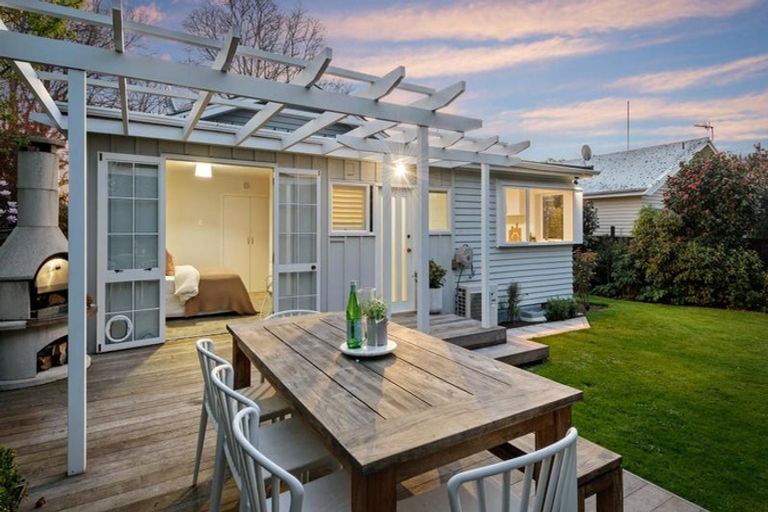 Photo of property in 4 Kenwyn Avenue, St Albans, Christchurch, 8052