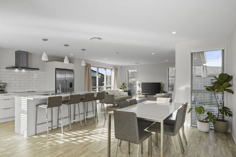 Photo of property in 37 Kahuparere Crescent, Pyes Pa, Tauranga, 3112