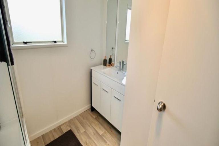 Photo of property in 20 Burrows Place, Frankton, Hamilton, 3204