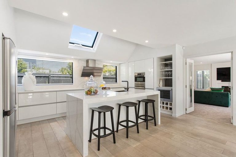 Photo of property in 2 Wairarapa Terrace, Merivale, Christchurch, 8014