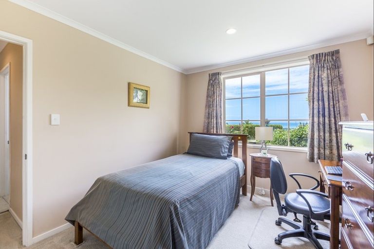 Photo of property in 12 Grovenor Drive, Orewa, 0931