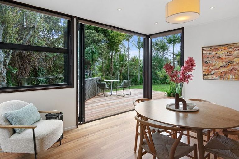 Photo of property in 33 Woodlands Crescent, Browns Bay, Auckland, 0630