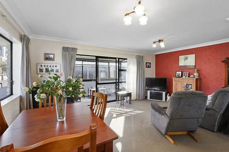 Photo of property in 1/30 Whiteley Street, Moturoa, New Plymouth, 4310