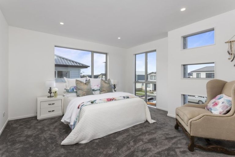 Photo of property in 17 Roa Avenue, Hobsonville, Auckland, 0616