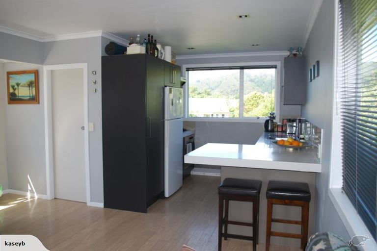 Photo of property in 3 Hill Grove, Naenae, Lower Hutt, 5011