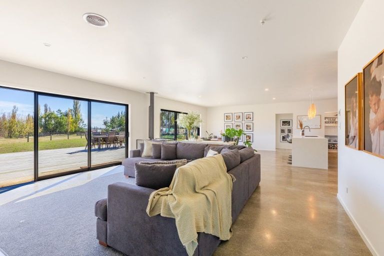 Photo of property in 360 Maharakeke Road, Waipukurau, 4281