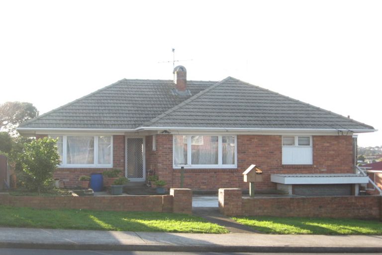 Photo of property in 2/20 Orams Road, Hillpark, Auckland, 2102