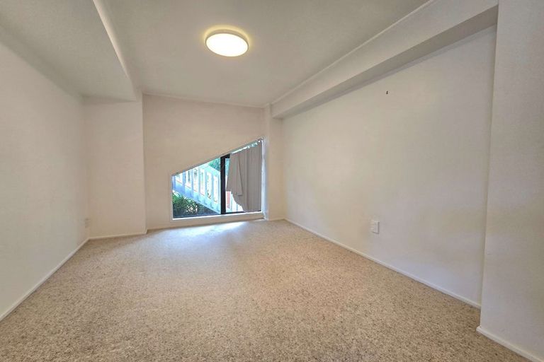 Photo of property in 33 Alidade Place, Massey, Auckland, 0614