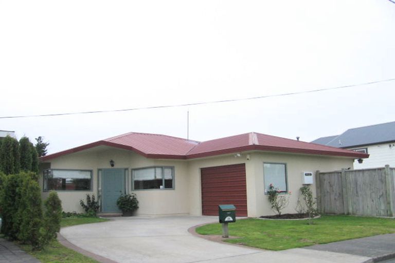 Photo of property in 2 Blenheim Street, Taradale, Napier, 4112