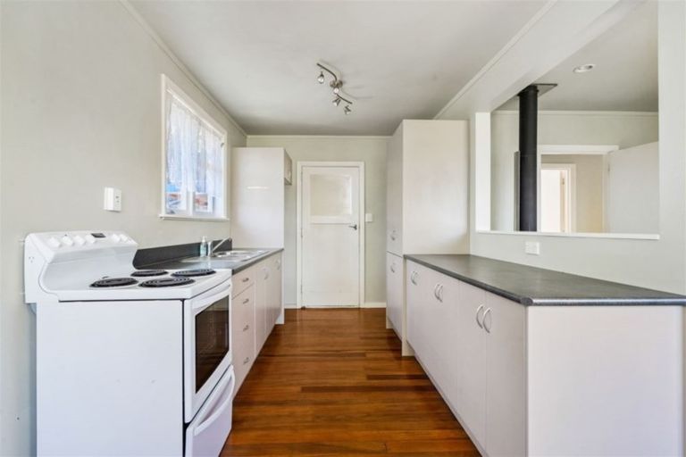 Photo of property in 37 Ogle Crescent, Te Kamo, Whangarei, 0112