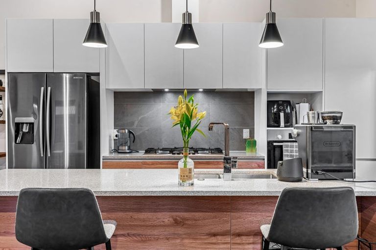 Photo of property in 2 Tarara Lane, Kumeu, 0810