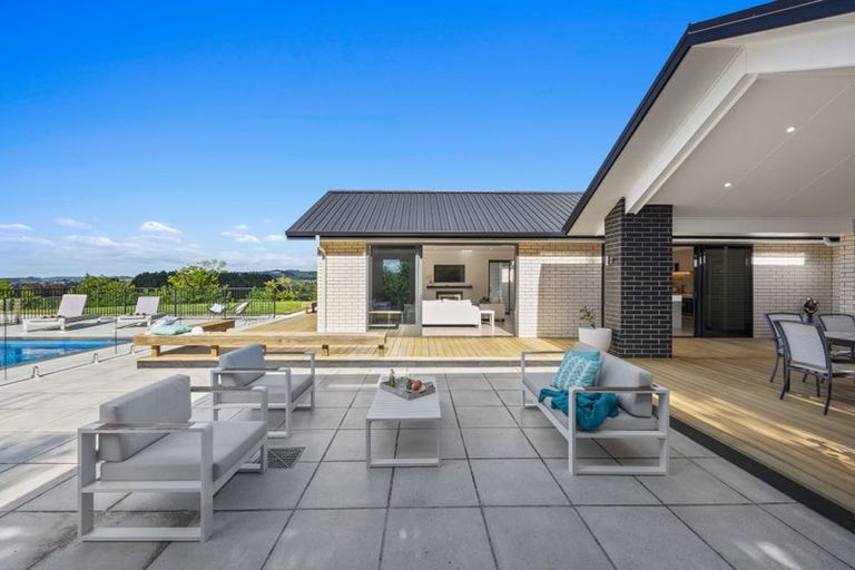 Photo of property in 99 Stoneridge Terrace, Whitford, Manurewa, 2576