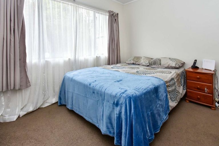 Photo of property in 4 Lendenfeld Drive, Papatoetoe, Auckland, 2025