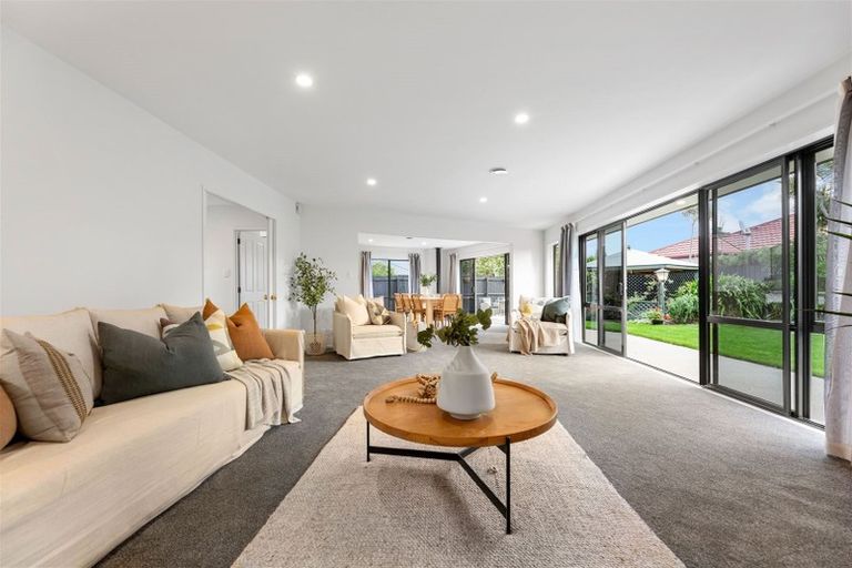 Photo of property in 9 Evenwood Place, Waimairi Beach, Christchurch, 8083