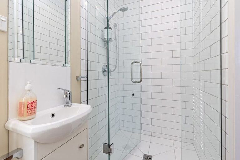 Photo of property in 39 Holly Road, St Albans, Christchurch, 8014