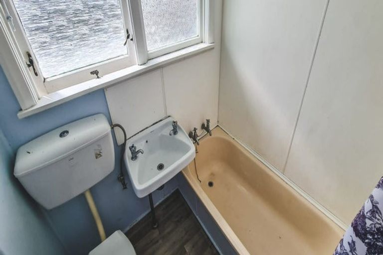 Photo of property in 148-152 Champion Street, Cannons Creek, Porirua, 5024