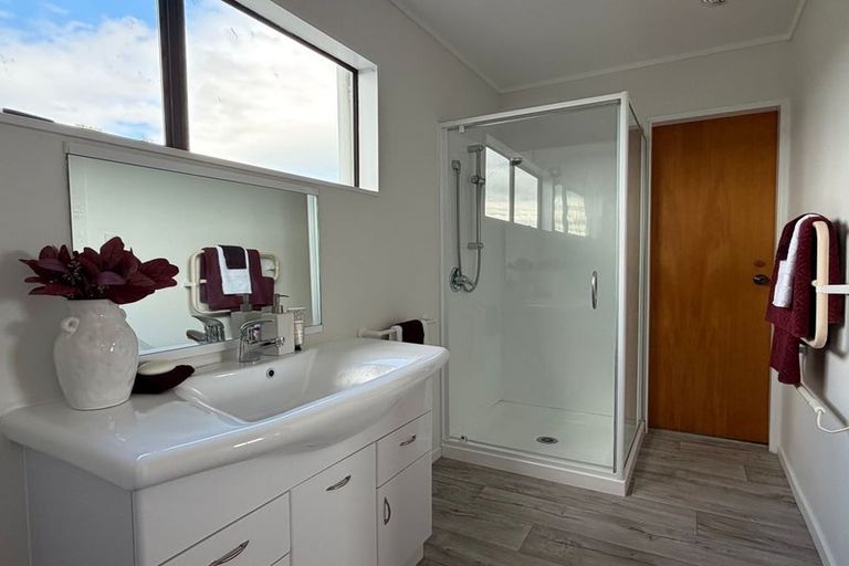 Photo of property in 16 Willowstream Grove, Cloverlea, Palmerston North, 4412