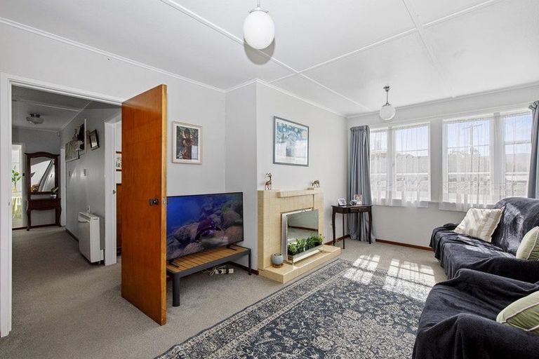 Photo of property in 114 Judd Crescent, Naenae, Lower Hutt, 5011