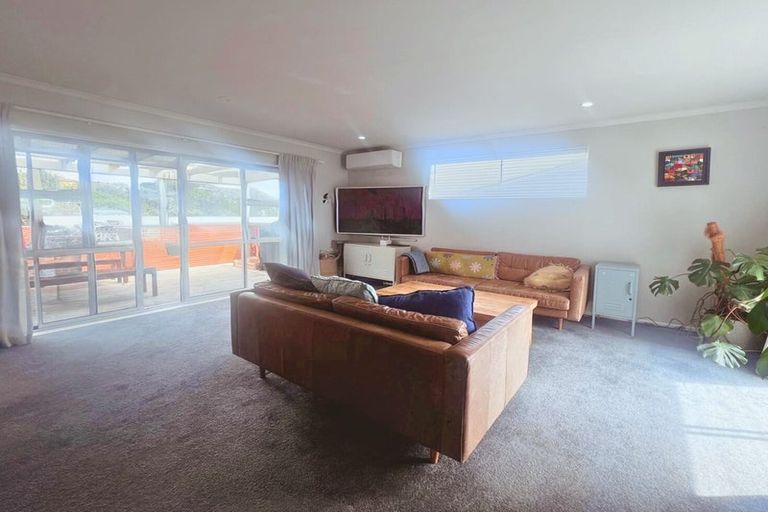 Photo of property in 4 Spey Place, Papakowhai, Porirua, 5024