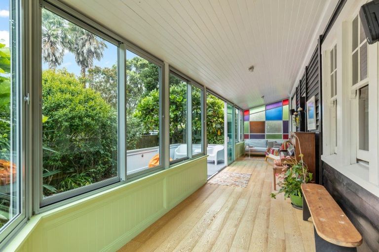 Photo of property in 112a Hine Street, New Plymouth, 4310