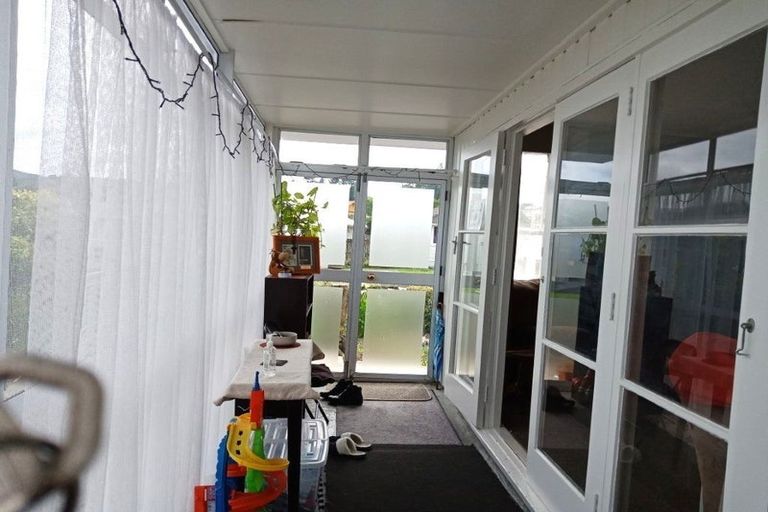 Photo of property in 5 Prestige Place, Maoribank, Upper Hutt, 5018