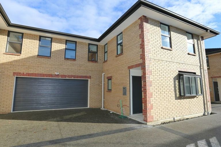 Photo of property in 16 George Street, Riccarton, Christchurch, 8041