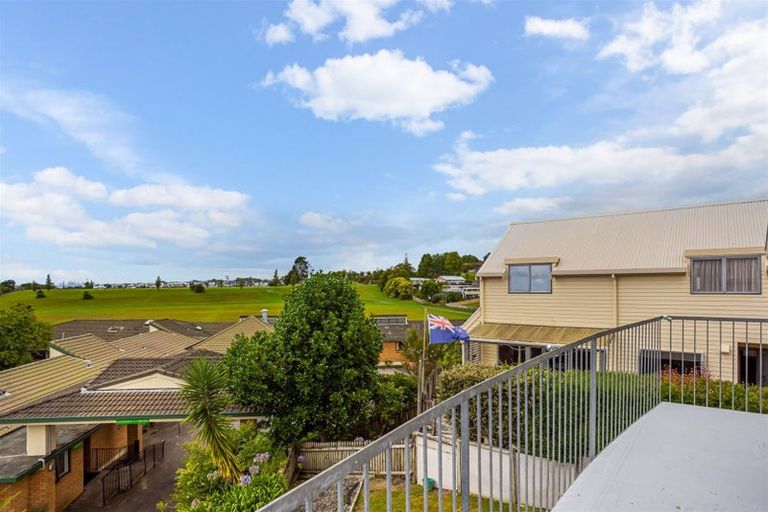 Photo of property in 8/485 Don Buck Road, Massey, Auckland, 0614