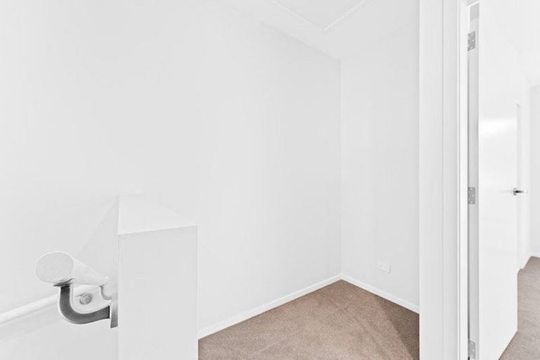 Photo of property in 6/4 Tawhai Street, Stokes Valley, Lower Hutt, 5019