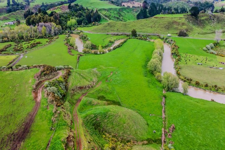 Photo of property in 196 Mokau Road, Urenui, 4377