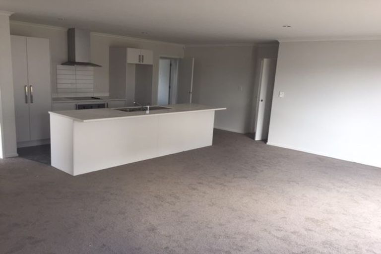 Photo of property in 13 Lamborn Drive, Papakura, 2110