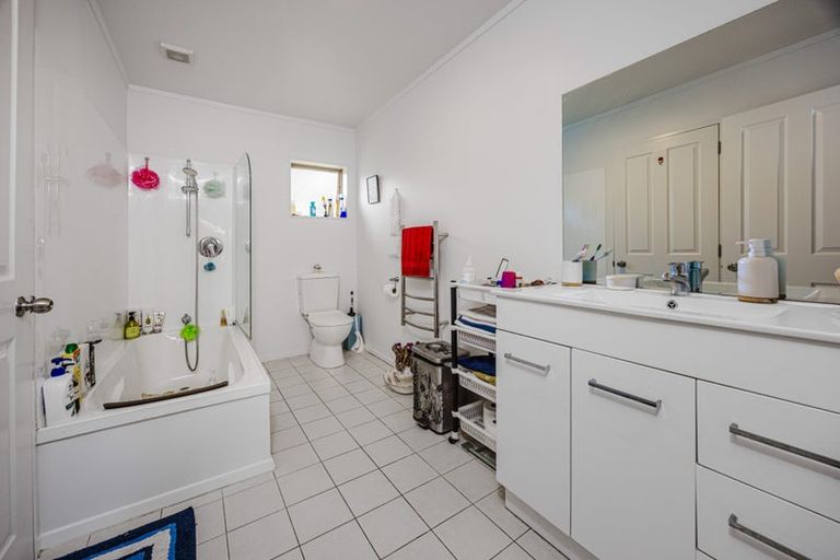 Photo of property in 23 Carlas Way, Ranui, Auckland, 0612