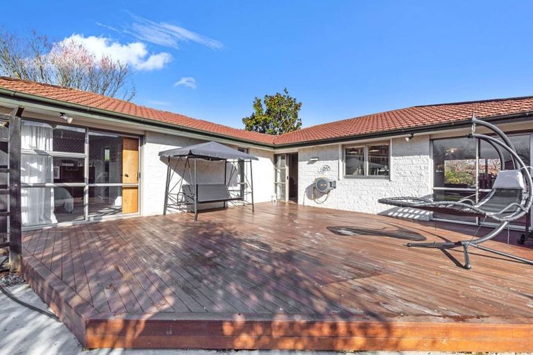 Photo of property in 18 Truscott Grove, Awapuni, Palmerston North, 4412