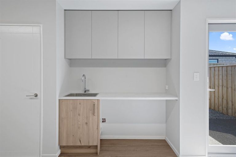 Photo of property in 16 Crosado Place, Rolleston, 7614