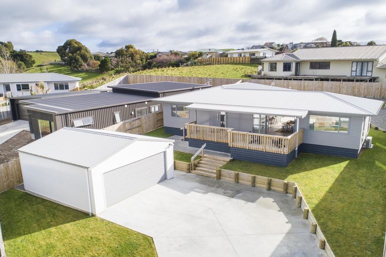 Photo of property in 15 Poplar Grove, Feilding, 4702