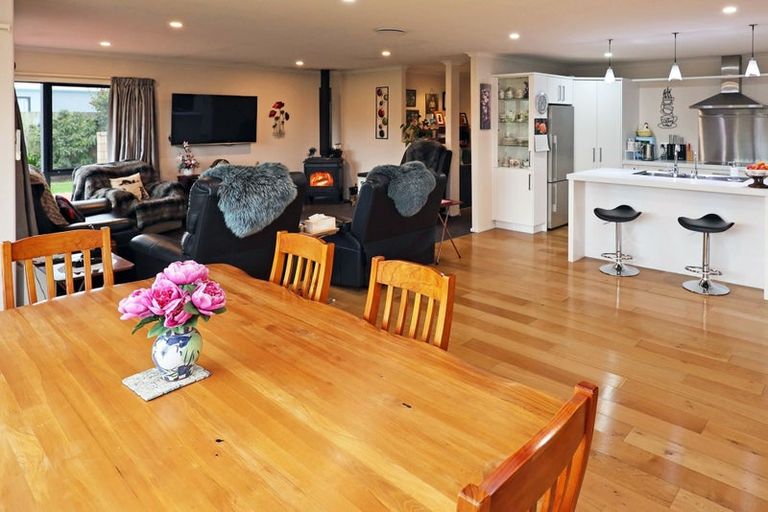 Photo of property in 6 Essex Street, Weston, Oamaru, 9401