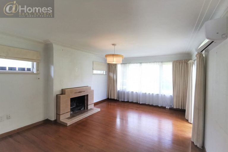 Photo of property in 69 Taikata Road, Te Atatu Peninsula, Auckland, 0610