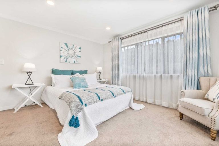 Photo of property in 27 Casheltown Way, Flat Bush, Auckland, 2019