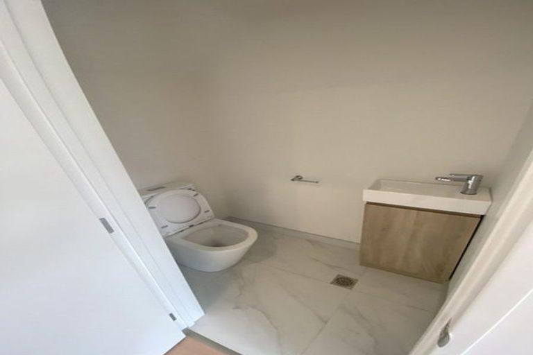 Photo of property in 5/28 Smythe Road, Henderson, Auckland, 0612