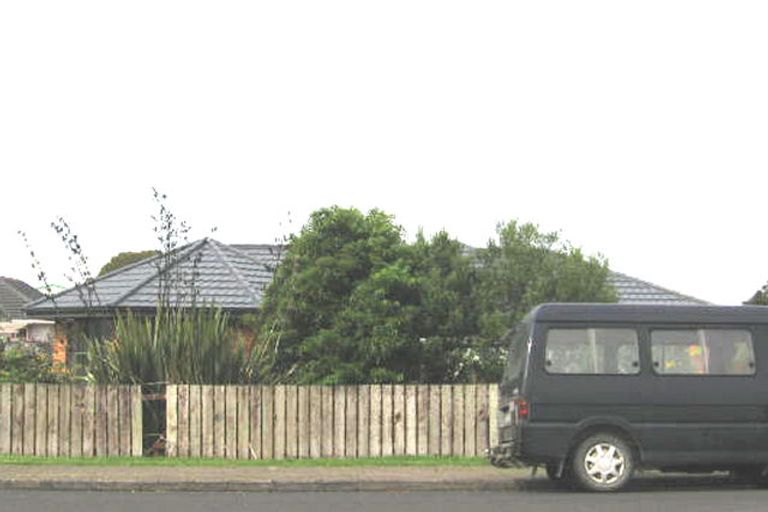 Photo of property in 2/22 Ranui Station Road, Ranui, Auckland, 0612