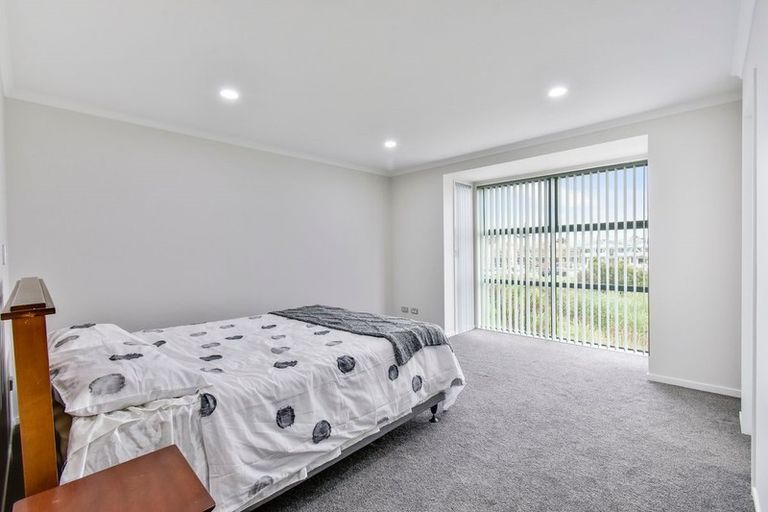 Photo of property in 7 Taupinga Way, Takanini, 2112