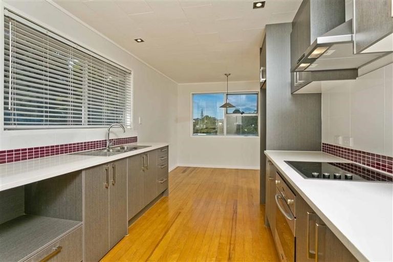 Photo of property in 1/115 Canongate Street, Birkdale, Auckland, 0626