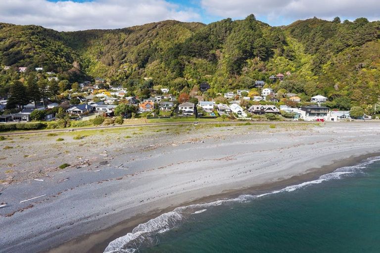 Photo of property in 438 Muritai Road, Eastbourne, Lower Hutt, 5013