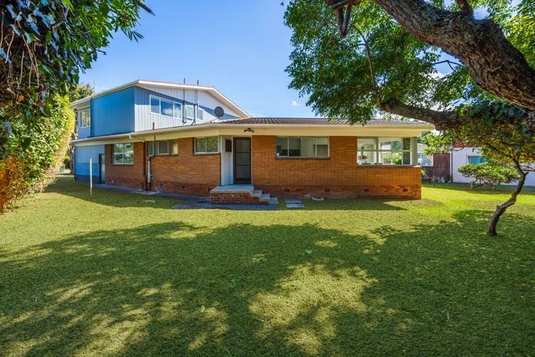 Photo of property in 3 Halcyon Place, Papatoetoe, Auckland, 2025