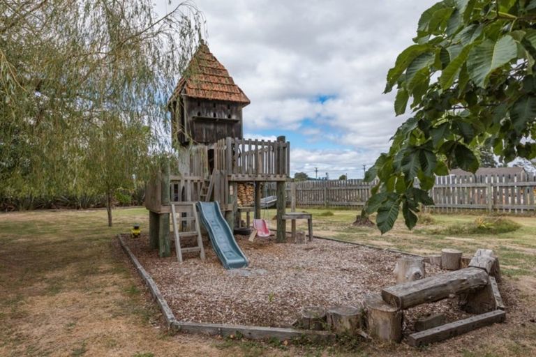 Photo of property in 10 Miller Street, Otane, 4202