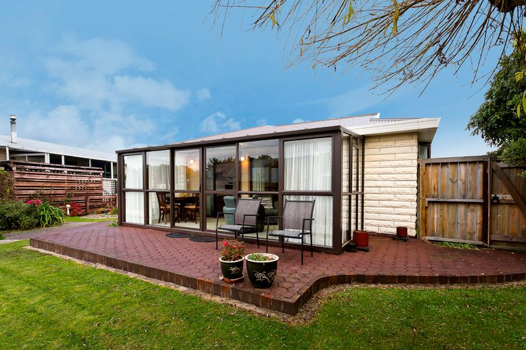 Photo of property in 1 Estuary Crescent, Fairfield, Dunedin, 9018