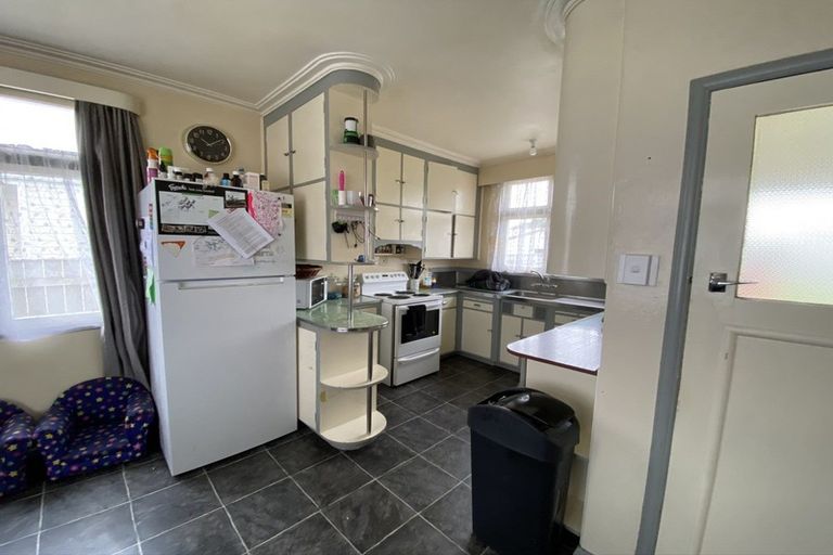 Photo of property in 24 Turuturu Road, Hawera, 4610