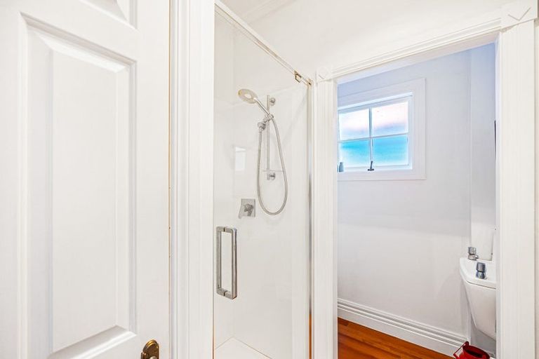 Photo of property in 4/14-26 Beach Road, Northcote Point, Auckland, 0627