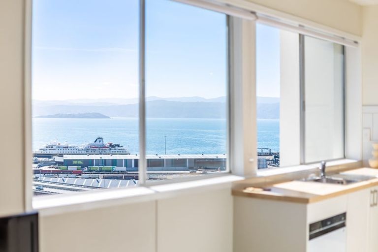 Photo of property in Grosvenor Flats, 19 Cottleville Terrace, Thorndon, Wellington, 6011